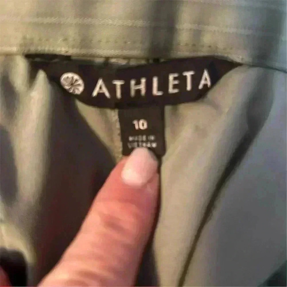 Athleta Tribeca Utility Crop Laurel Olive Green Pants Size 10 - Picture 13 of 14